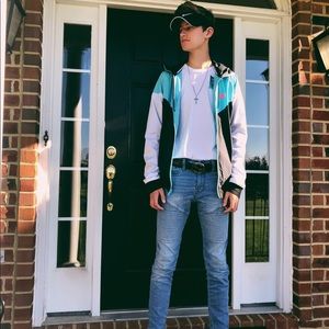 Meet your Posher, Christian